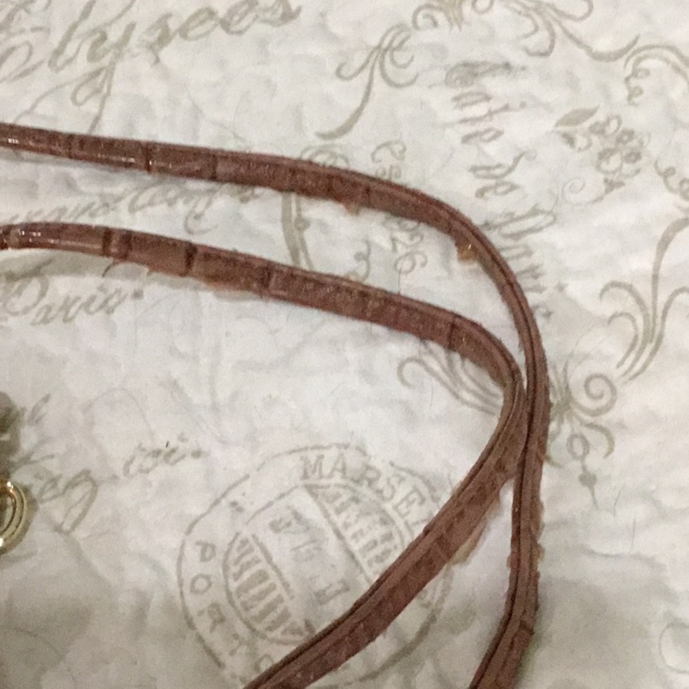 Cute purse for on-the-go gals🌸 - Picture 3 of 3